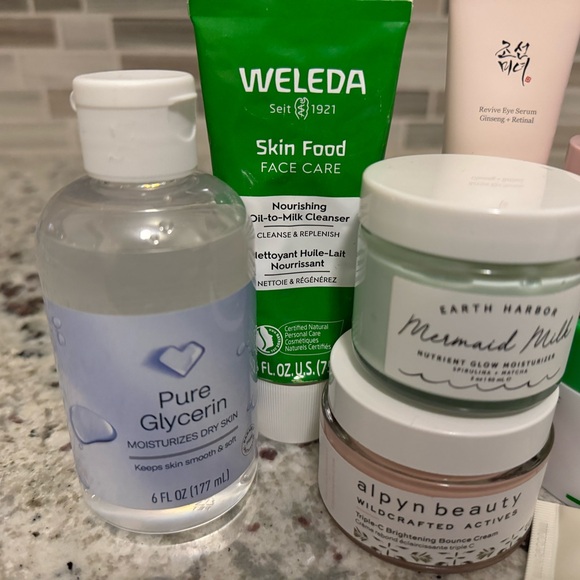 Random Skincare bundle - Picture 2 of 3